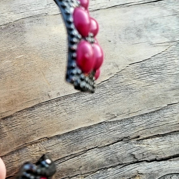 Vintage Magenta Cabachon Clamp Bracelet - Picture 7 of 9